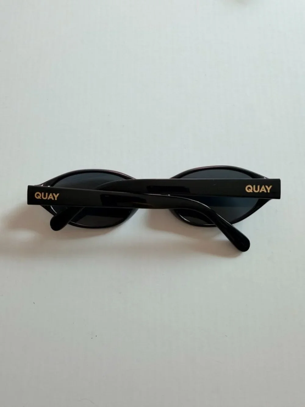 Quay Aura Points Sunglasses 78619 in Black Frame Smoke Lens